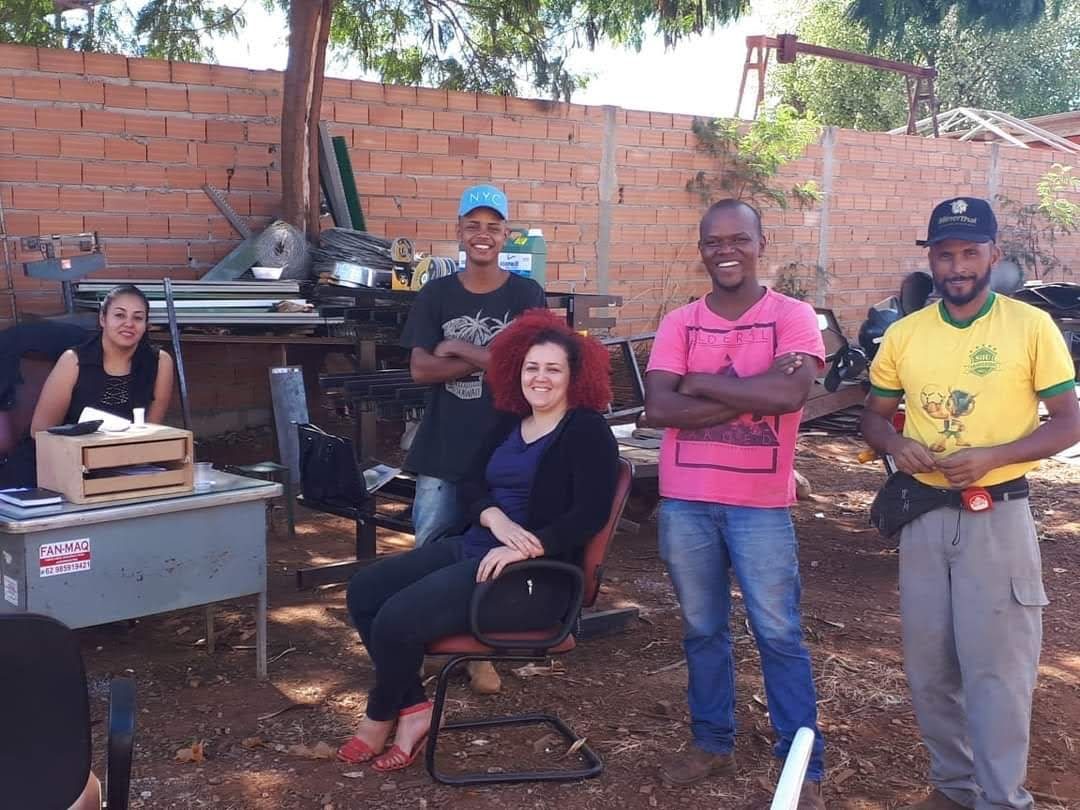 Equipe da Conquista no início da trajetória, no primeiro pátio